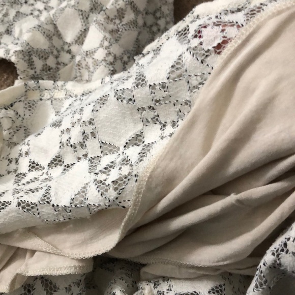 Patterned cream shirt with black stitching - Picture 5 of 5